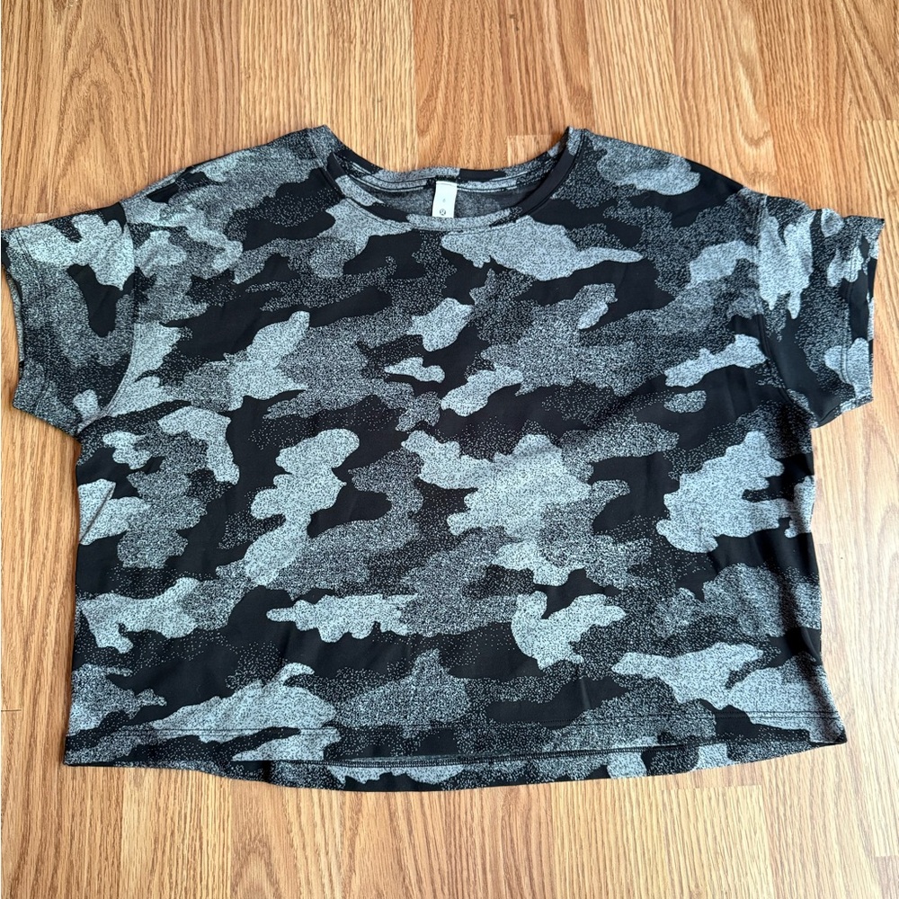 Lululemon Grey Camo Cropped Shirt